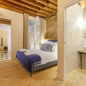 https://palacio-vegafuente-by-caleta-homes.es-andalucia.com